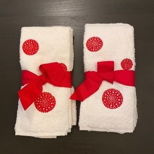 Holiday bathroom hand towels